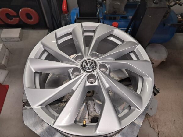 Originele VW Polo 2G 2G0601025AT 6.5j16 ET47 lichtmetalen velgen 16 inch