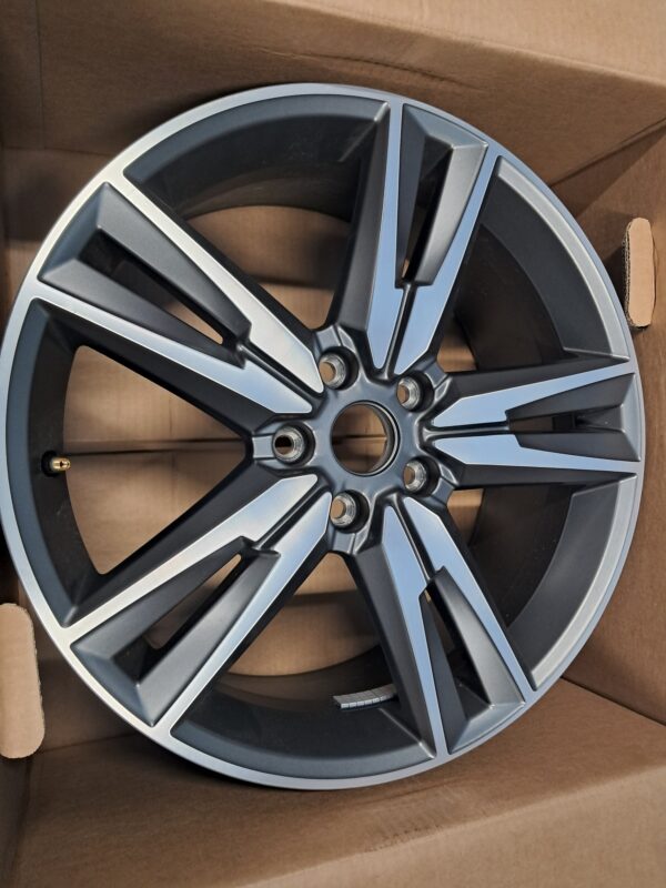 Originele Seat Ateca Performance FR 575601025AD Lichtmetalen velgen 18inch.